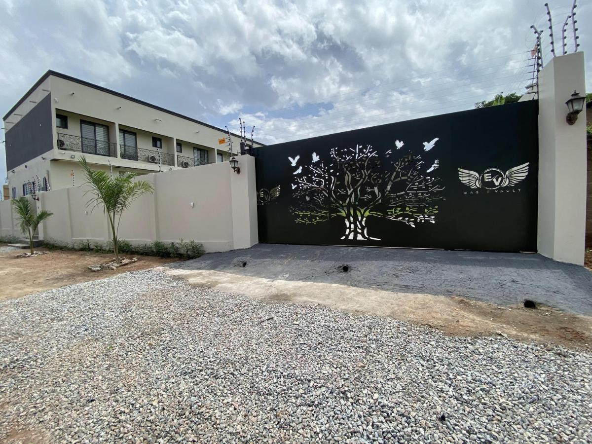 Eagle Vault Otel Kwabenya Dış mekan fotoğraf