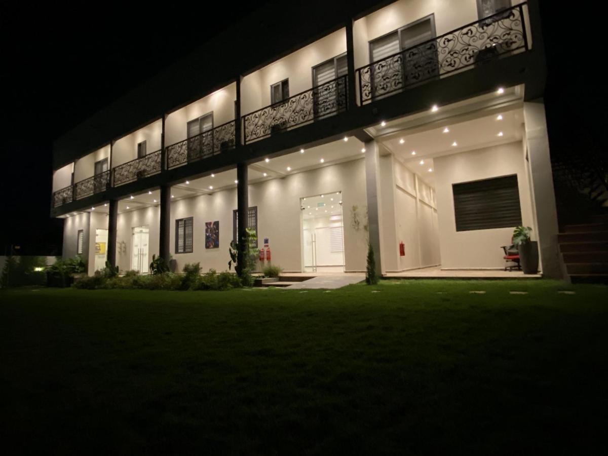 Eagle Vault Otel Kwabenya Dış mekan fotoğraf