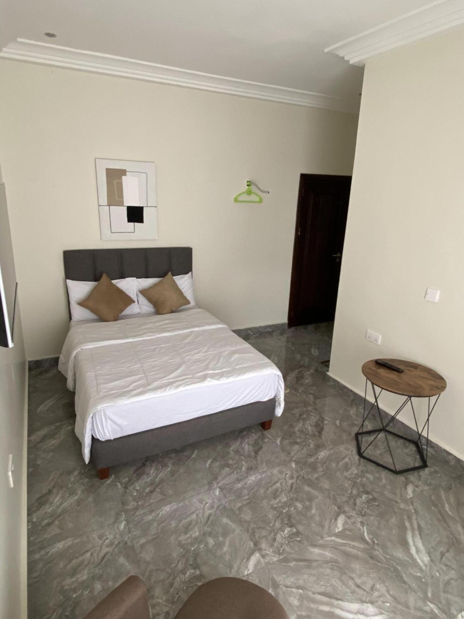 Eagle Vault Otel Kwabenya Dış mekan fotoğraf